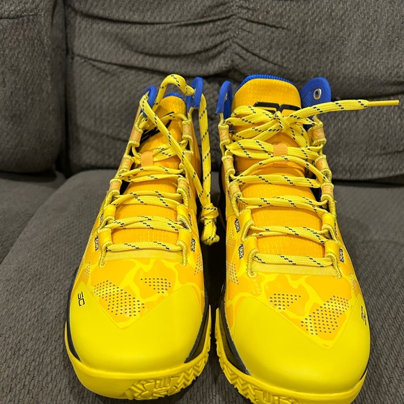 Under Armour Curry 2 Retro “Double Bang” Gold Taxi 3026281-700 Men's Size 7.5 - Picture 2 of 10